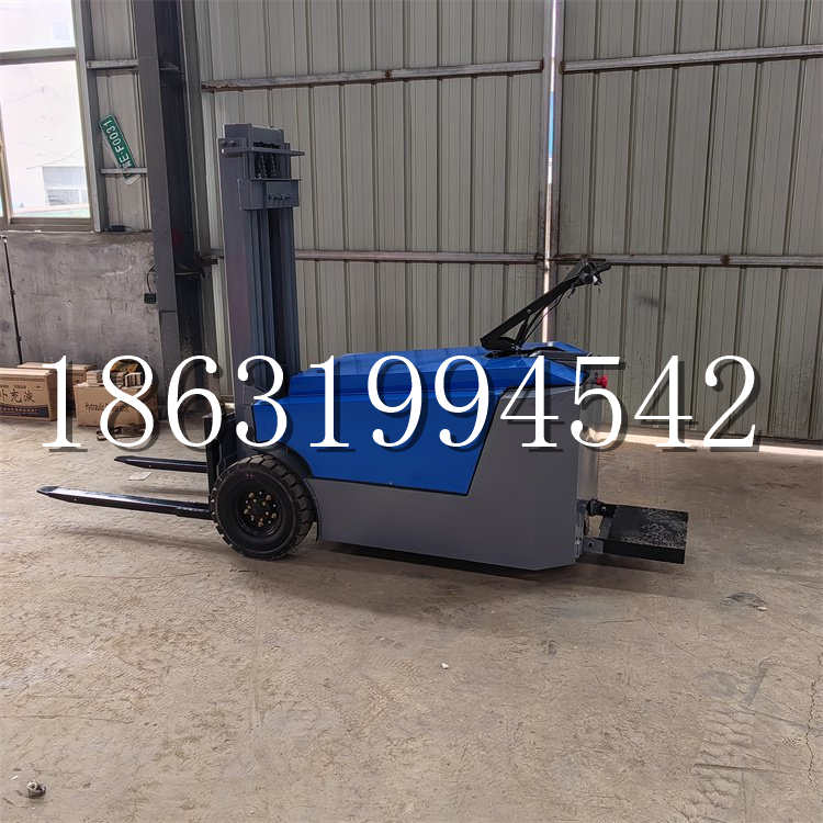 彰化市全电动叉车插腿式堆高车液压装卸车1.5吨升高小型站驾式铲车